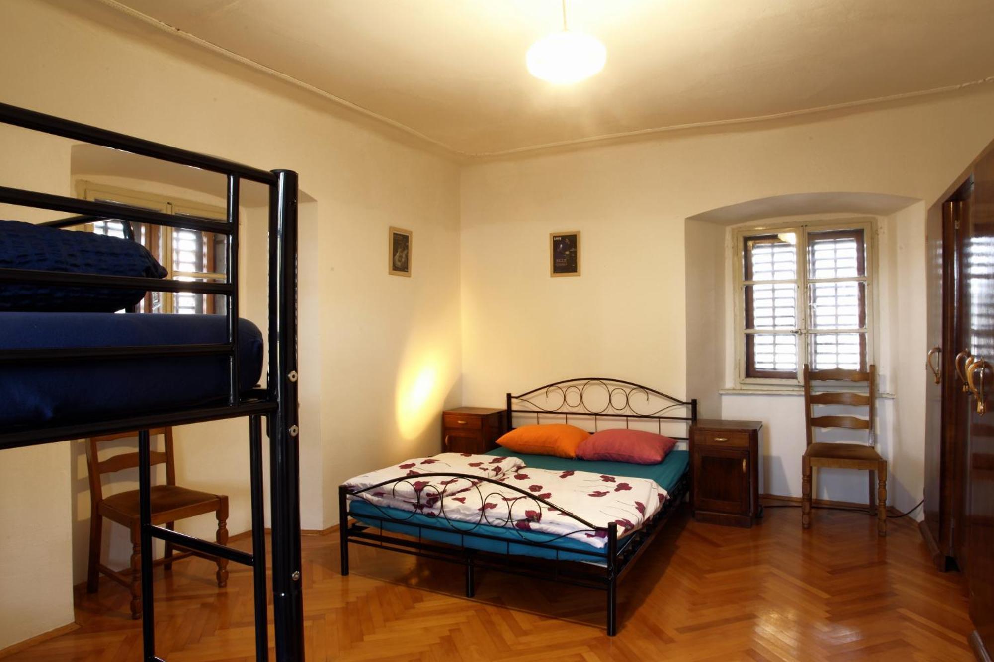Residence Muzica Bed And Breakfast Komen Екстериор снимка